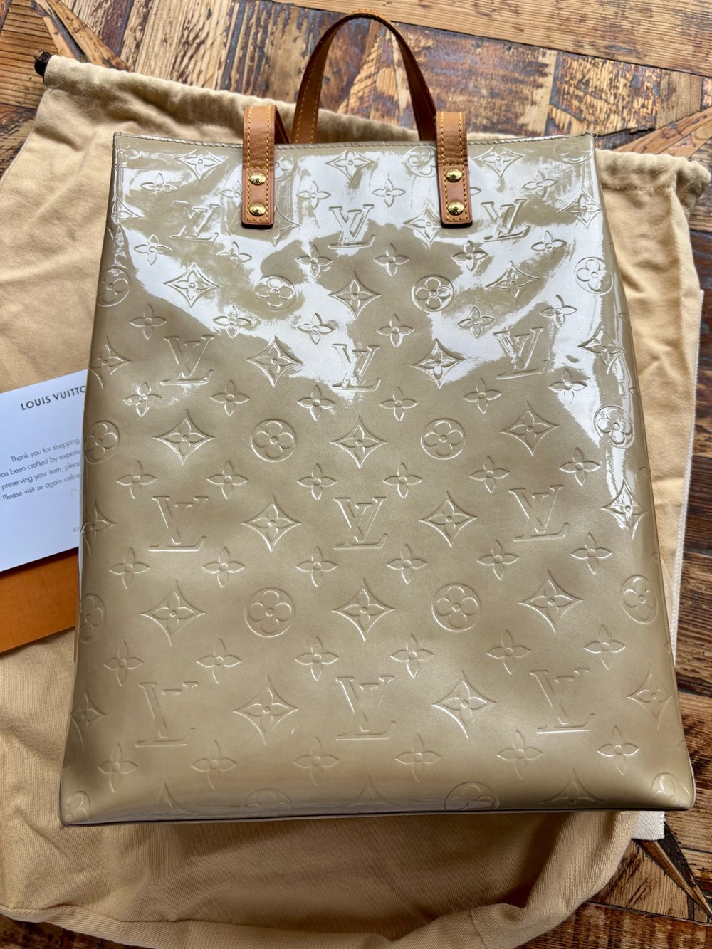 Louis Vuitton Reade MM Patent Vernis Monogram Tote in Beige